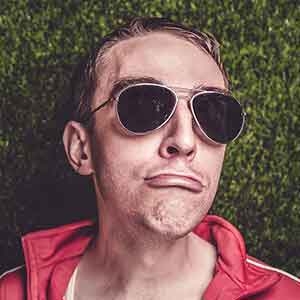 账号批发市场的轰炸电话神器